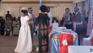Lire la suite à propos de l’article Mariage annulé à la mairie pour refus d’embrasser