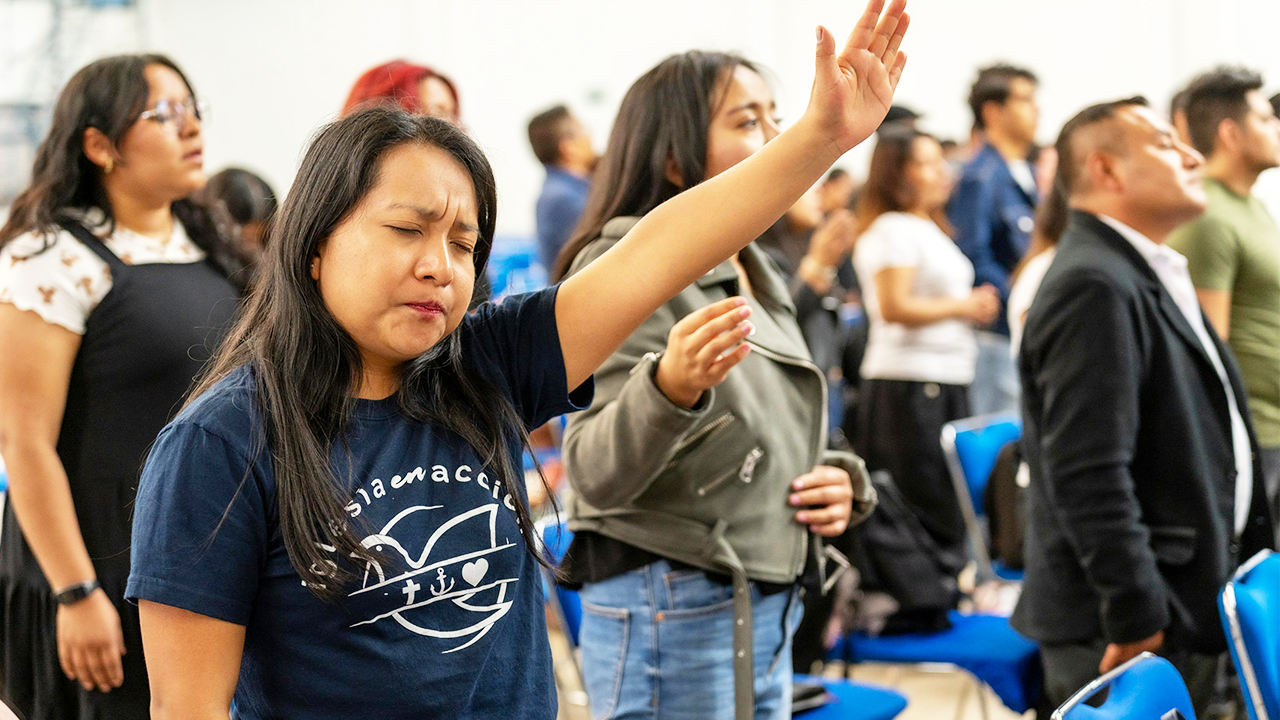 Les cultes du soir et leurs fins tardives : une source de conflit dans les foyers chrétiens